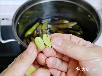 我曾经在青海吃过这样煮的大蚕豆，当时印象很深