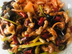 鱼香肉丝盖饭-山水草塘老菜馆