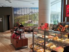 面包甜点陈列柜-星巴克(深圳香港大学深圳医院店)