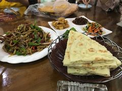 -萨宁音登锡伯风味餐厅(一楼店)