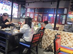 -马路牙子烧烤音乐酒馆(望京店)
