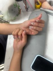 -尤米一站式美甲美睫