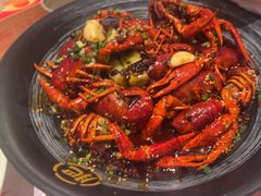 -肥肥虾庄·金牌油焖大虾(汉口城市广场店)
