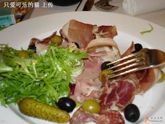 套餐里的火腿拼盘-卡本妮法餐厅·北京和平宾馆