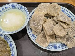 老北京炸灌肠-门框胡同百年卤煮(新街口店)