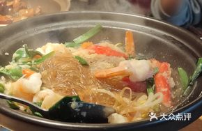 Sautéed Shrimp with Garlic in Clay Pot