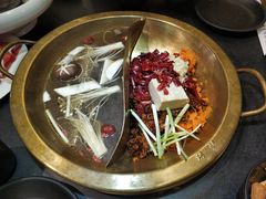 -沸炉重庆老火锅(军事博物馆店)