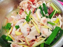 -周良天山牛杂城(天山路总店)