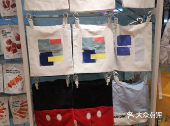 我的第一家精品店始于名创优品，我相信，也会终于名创优