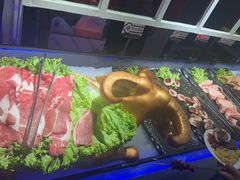 -鑫海汇海鲜烤肉火锅自助(七彩城店)