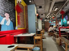 大堂-钢管厂五区小郡肝串串香火锅(人民广场店)