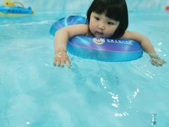 -蓝鲸奇亲子游泳俱乐部