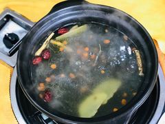 -濠轩阁特色生蚝火锅(水湾路店)