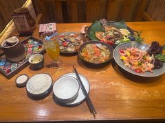 -老滇山寨•云南特色菜•地方菜•民族风情歌舞表演(金碧店)