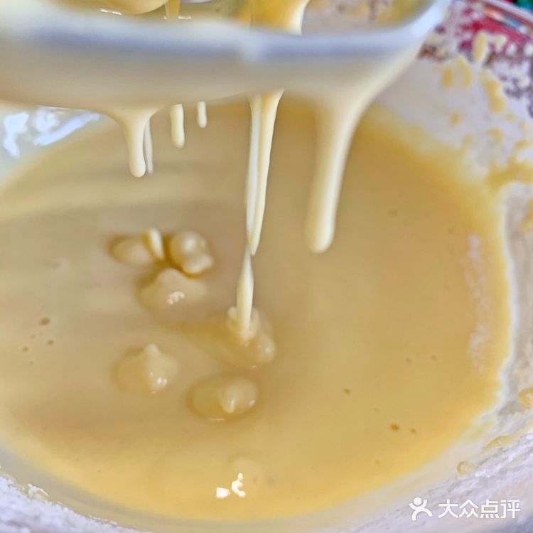 早餐牛奶松饼，简单易学，好吃美味。