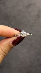 -威德钻石-克拉钻大本营(南京东路店)