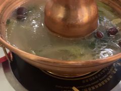 -毛辣果·贵州红酸汤牛肉火锅(西单店)