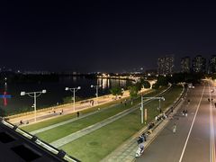 -南京眼步行桥
