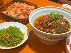 -老滇山寨•云南特色菜•地方菜•民族风情歌舞表演(金碧店)