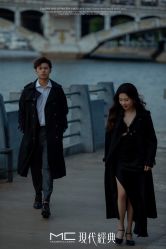 -现代经典婚纱摄影