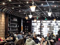 -钟书阁(松江泰晤士小镇店)