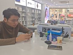 -荣耀授权专卖店(黄浦浙江中路店)