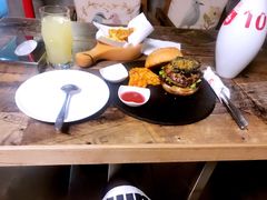 -HIGH FIVE哈福手工汉堡(桂林路店)