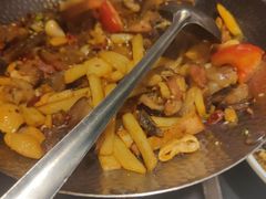 -老唐三下锅 ·张家界地标美食(溪布街店)