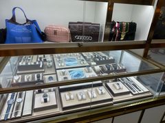 -鑫羽黄金首饰奢侈品回收鉴定