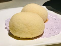 脆皮流沙包-皇朝会.经典传统粤菜(外滩店)