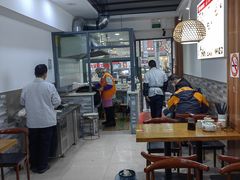 -黄阿姨锅贴大王(万航渡路店)