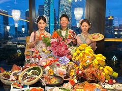 -雍容荟帝王蟹活龙虾展台自助(IFS黑金店)
