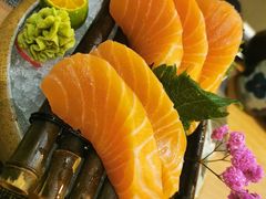三文鱼刺身-满来寿喜烧(金虹桥店)