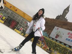 -采薇庄园四季滑雪场