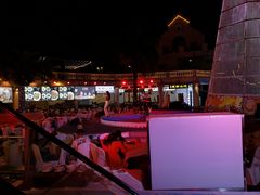 -亚龙湾亚泰商业街