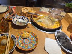 -洱火云南酸菜牛肉火锅(石景山当代商城店)
