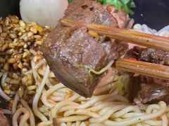 -两勺子一碗口水鸡拌面