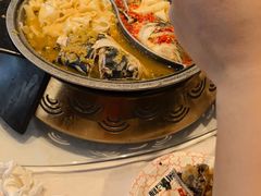 -阿瓦山寨·湘菜现炒·剁椒鱼头王(咸阳总店)