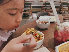 -港丽餐厅(正大店)