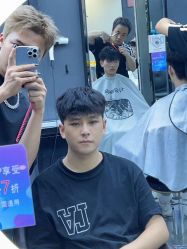 点击看大图 -藤野造型专业烫染接发