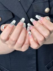 -小乐化妆美甲半永久培训学校