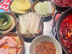 -赵美丽·重庆社区火锅·直营店(火车东站·中豪国际店)