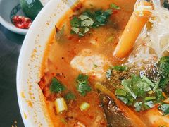 -大头虾越式风味餐厅(光明广场店)