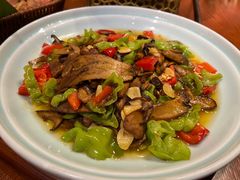 -老滇山寨•云南特色菜•地方菜•民族风情歌舞表演(金碧店)