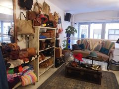 -Retrock Designer Vintage Store