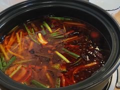 -沈记酸菜牛肉火锅店(九号路店)
