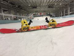 -乔波室内滑雪场