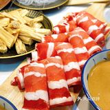 在武汉，可以品尝到正宗的老北京涮肉