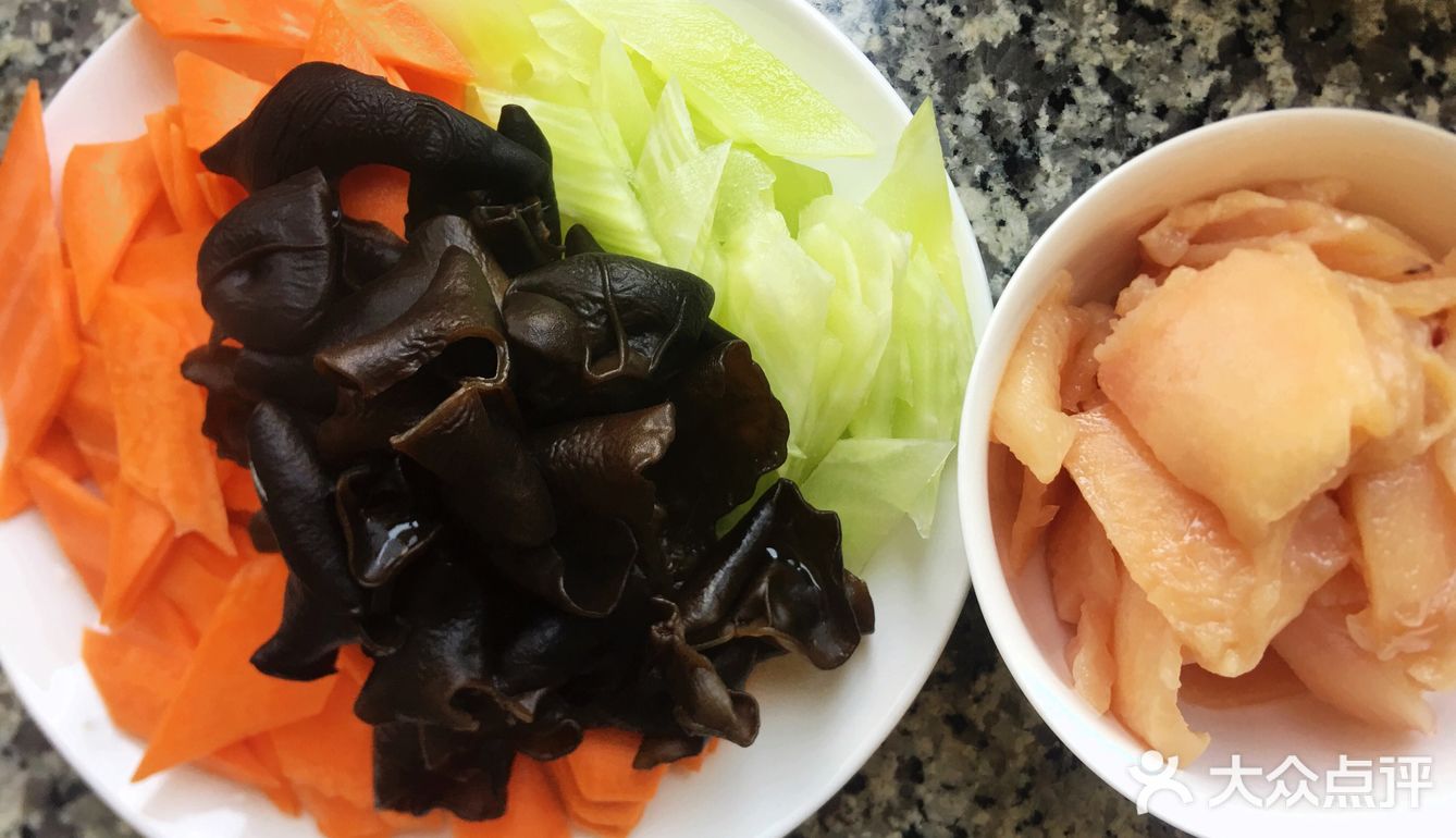减脂快手菜——莴笋炒鸡肉