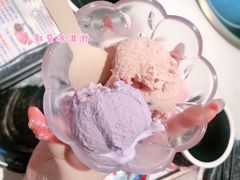 香芋味冰淇淋-哥老官重庆美蛙鱼头(日月光店)